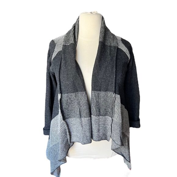 Mercer & Madison Size M Shawl Collar Open Front Lambs Wool Gray Pattered Sweater - Picture 1 of 12